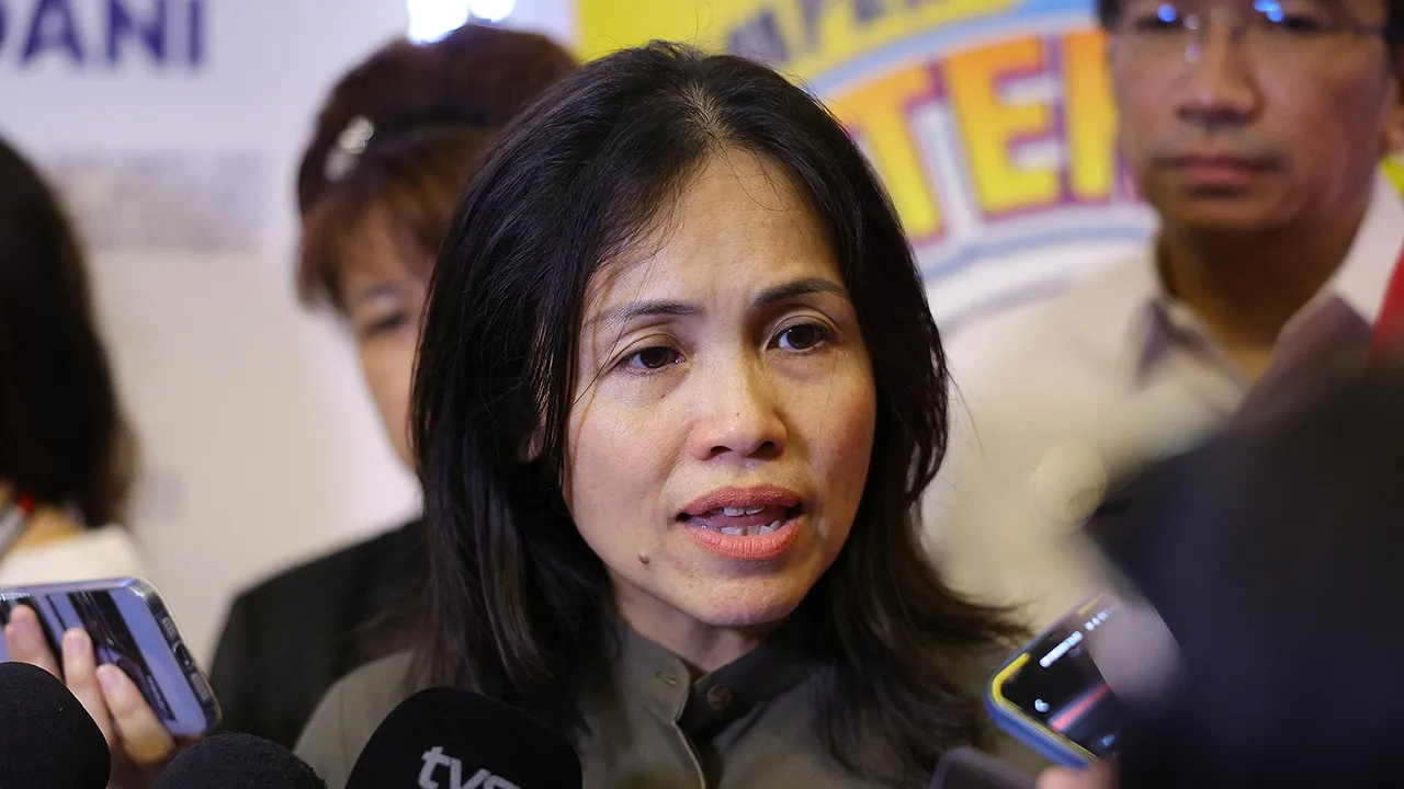 KUCHING, 22 Mei -- Timbalan Menteri Komunikasi Teo Nie Ching bercakap kepad pemberita selepas merasmikan Karnival Komuniti Kempen Internet Selamat, hari ini.  -- fotoBERNAMA (2026) HAKCIPTA TERPELIHARA
