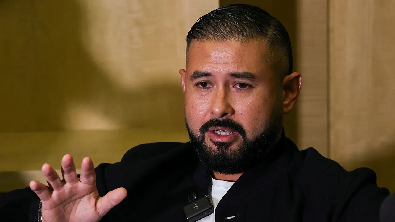 JOHOR BAHRU, 19 Mei -- Pemangku Sultan Johor Tunku Mahkota Ismail bercakap kepada pemberita pada sidang media berhubung isu Bola Sepak Malaysia hari ini.  -- fotoBERNAMA (2025) HAK CIPTA TERPELIHARA