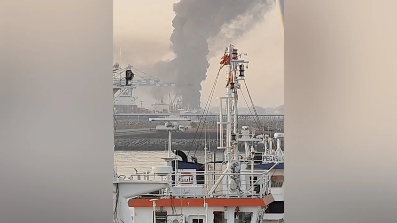 Smoke billows from Fujairah oil industry zone, following a drone attack, in Fujairah, United Arab Emirates, in this screengrab obtained from asocial media video released on May 4, 2026. Social Media/via REUTERS