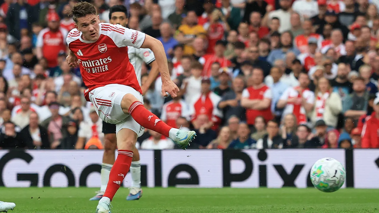 Soccer Football - Premier League - Arsenal v Fulham - Emirates Stadium, London, Britain - May 2, 2026 Arsenal's Viktor Gyokeres shoots at goal Action Images via Reuters/Paul Childs