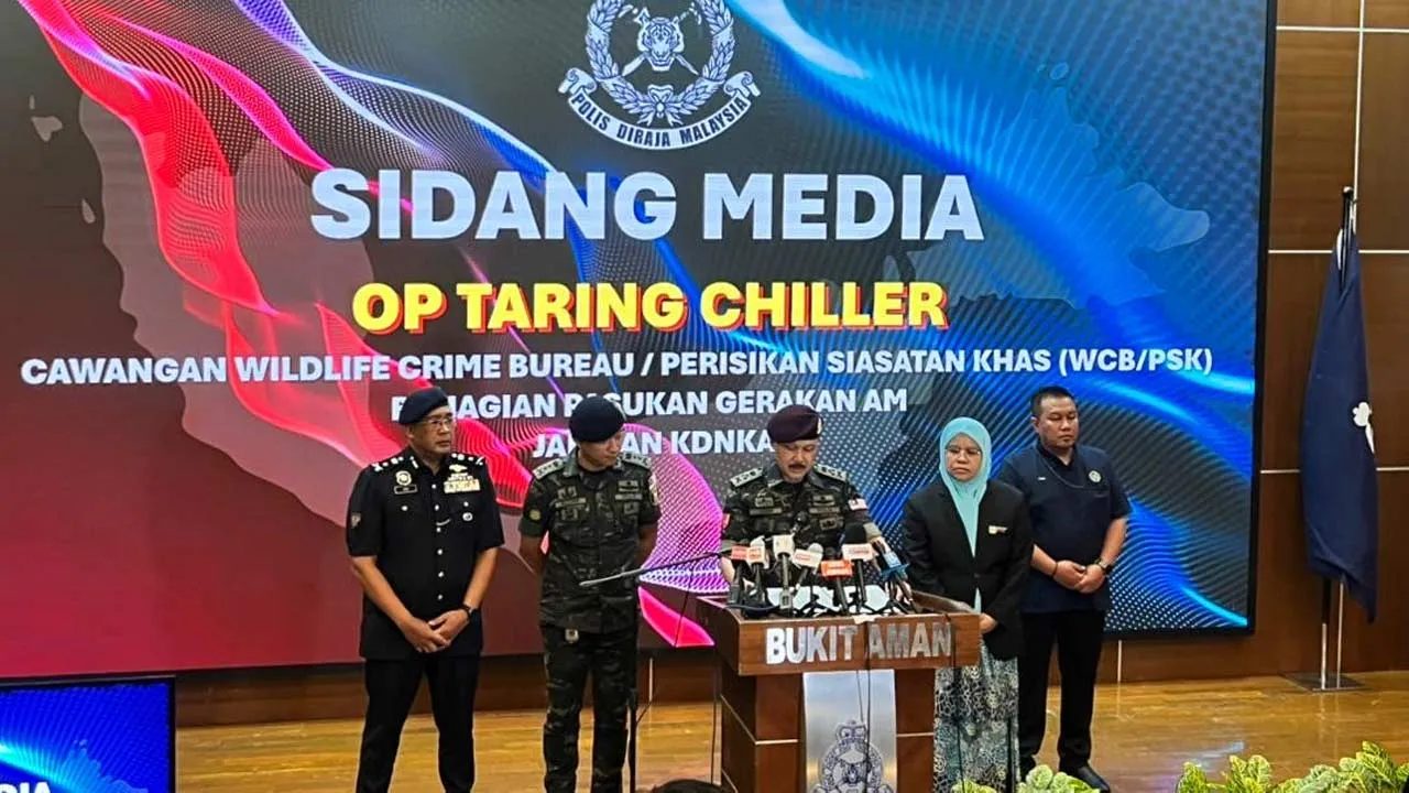 datuk seri mohd Yusri hassan basri