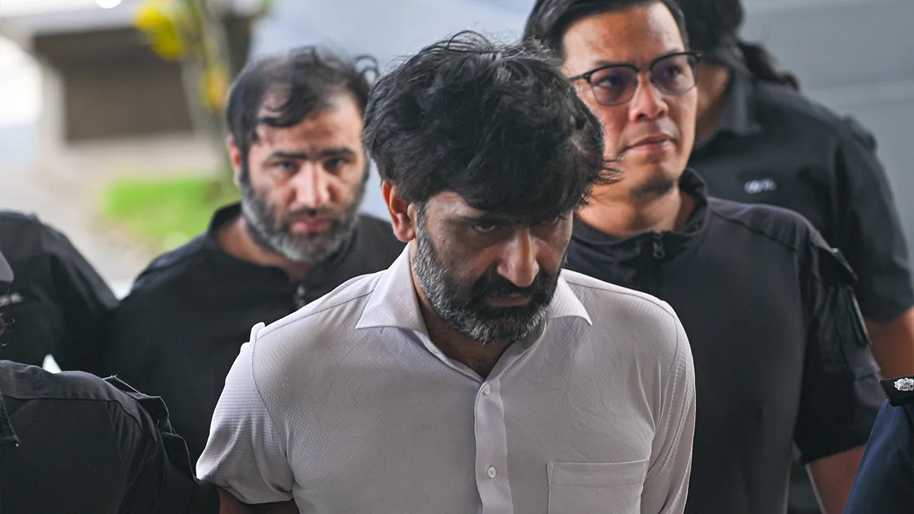 KUALA LUMPUR, 7 Mei -- Dua lelaki warga Pakistan mengaku tidak bersalah di Mahkamah Sesyen di sini hari ini atas pertuduhan merogol seorang wanita warga Indonesia secara berkumpulan, bulan lepas._BERNAMA