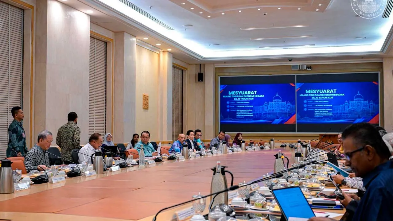 Mesyuarat Majlis Tindakan Ekonomi Negara (MTEN) hari ini meneliti pembentangan daripada Jabatan Meteorologi Malaysia (METMalaysia) berhubung fenomena El Niño serta implikasinya terhadap negara.
