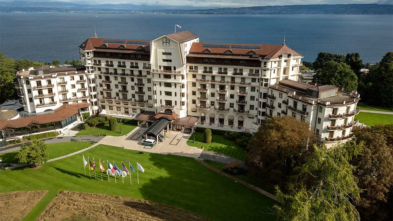 FILE PHOTO: A drone views shows the Evian Resort hotel overlooking Lake Geneva (Leman) where the 2026 G7 summit will take place in Evian-les-Bains, France, September 12, 2025. REUTERS/Denis Balibouse/File Photo