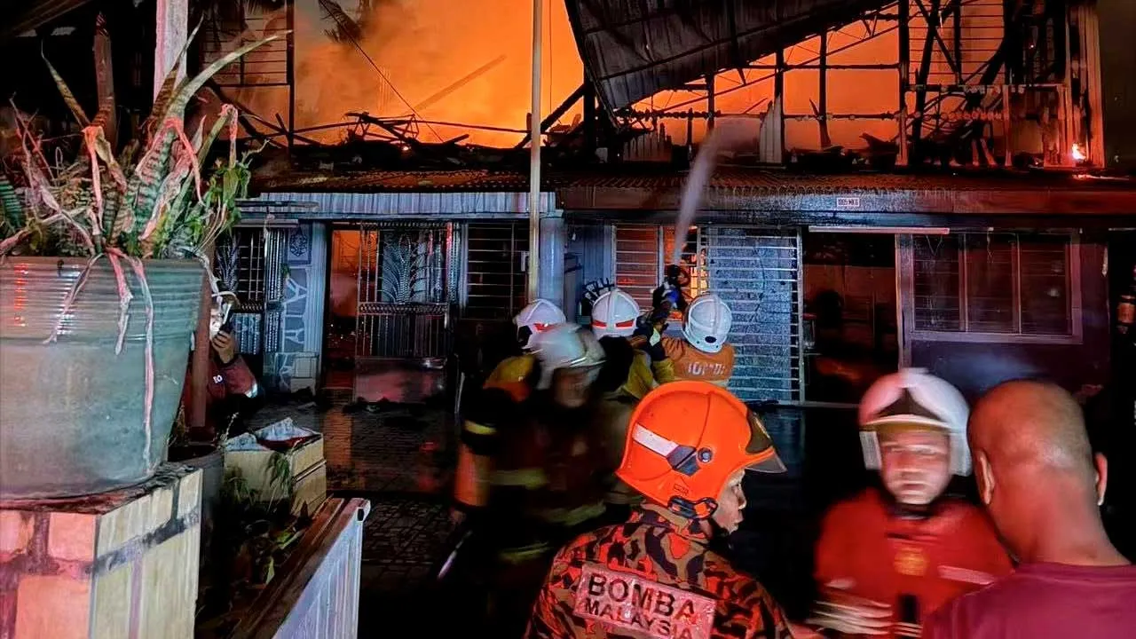 [TB]_Kebakaran Kampung Kovil_FB Bomba Sukarela Kampung Selamat
