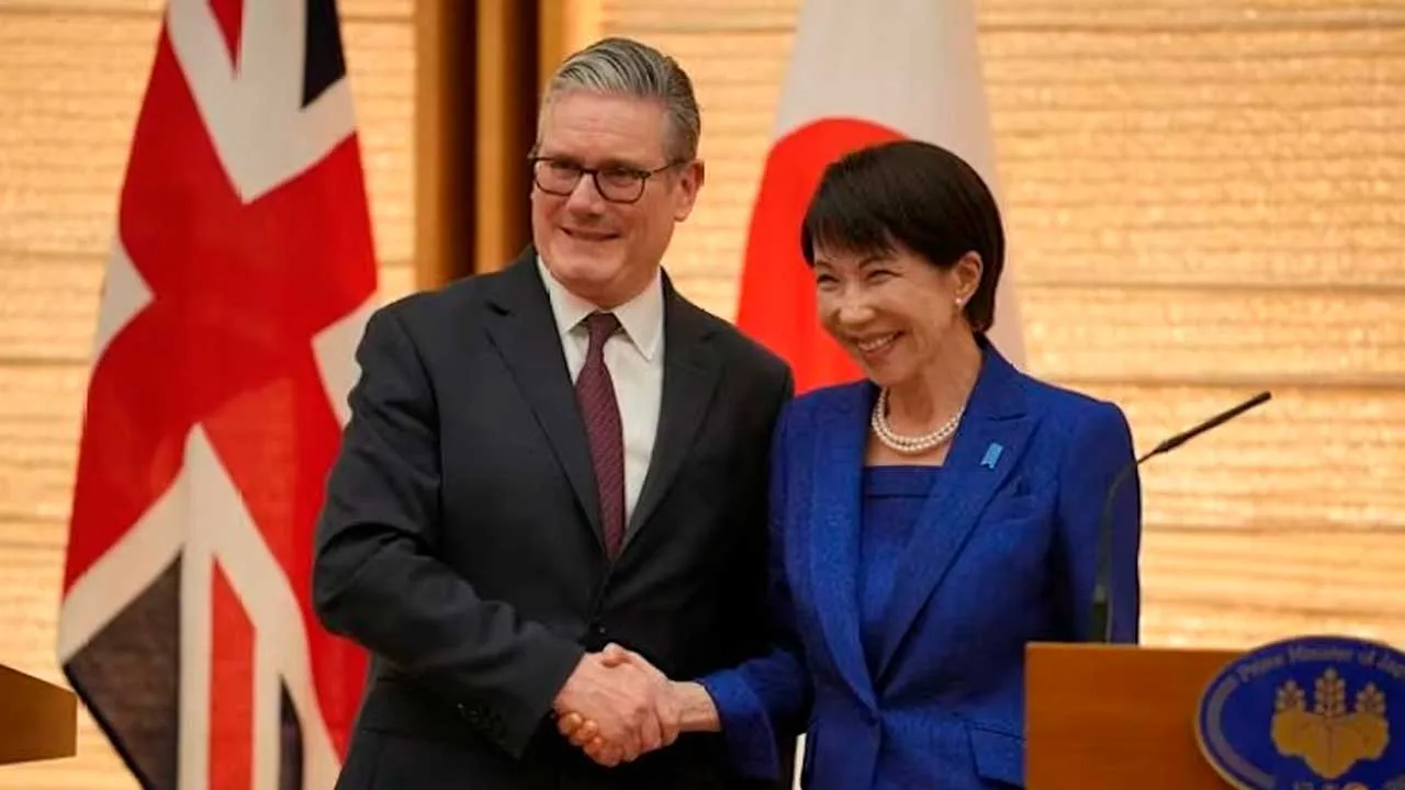 FILE PHOTO: British Prime Minister Keir Starmer and Prime Minister of Japan Sanae Takaichi take part in a joint press conference after their bilateral meeting at the Prime Minister's Office in Tokyo, Japan January 31, 2026. Kin Cheung/Pool via /REUTERS/File Photo