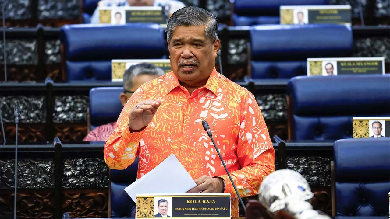 KUALA LUMPUR, 25 Jun -- Menteri Pertanian dan Keterjaminan Makanan merangkap Ahli Parlimen Kota Raja Datuk Seri Mohamad Sabu ketika sesi Pertanyaan - Pertanyaan Bagi Jawab Lisan sempena Mesyuarat Kedua, Penggal Kelima, Parlimen ke-15 Dewan Rakyat di Bangunan Parlimen hari ini.   -- fotoBERNAMA (2026) HAK CIPTA TERPELIHARA