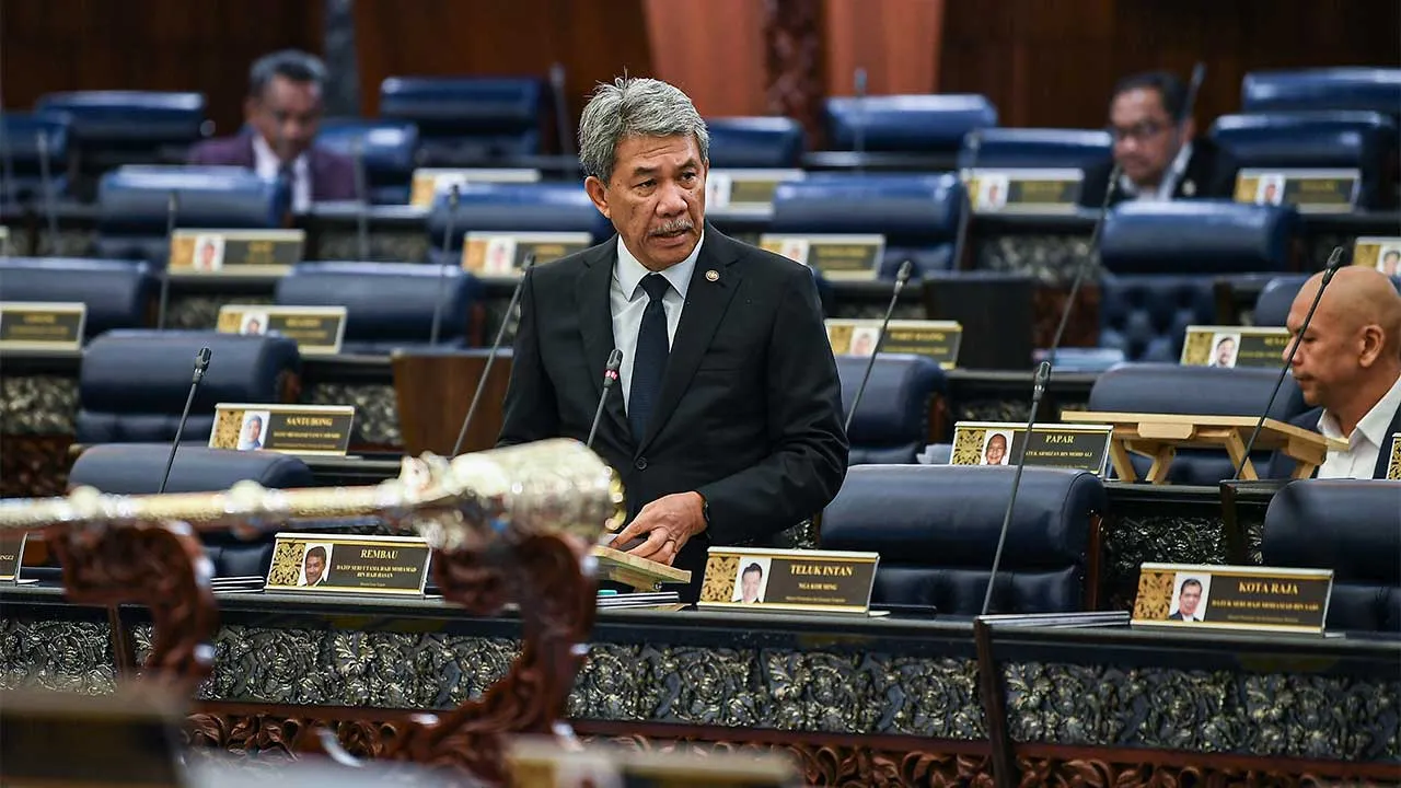KUALA LUMPUR, 23 Jun -- Menteri Luar Negeri Datuk Seri Mohamad Hasan ketika sesi Waktu Pertanyaan-Pertanyaan Menteri pada Mesyuarat Kedua, Penggal Kelima, Parlimen Ke-15 Dewan Rakyat di Bangunan Parlimen hari ini.  -- fotoBERNAMA (2026) HAK CIPTA TERPELIHARA