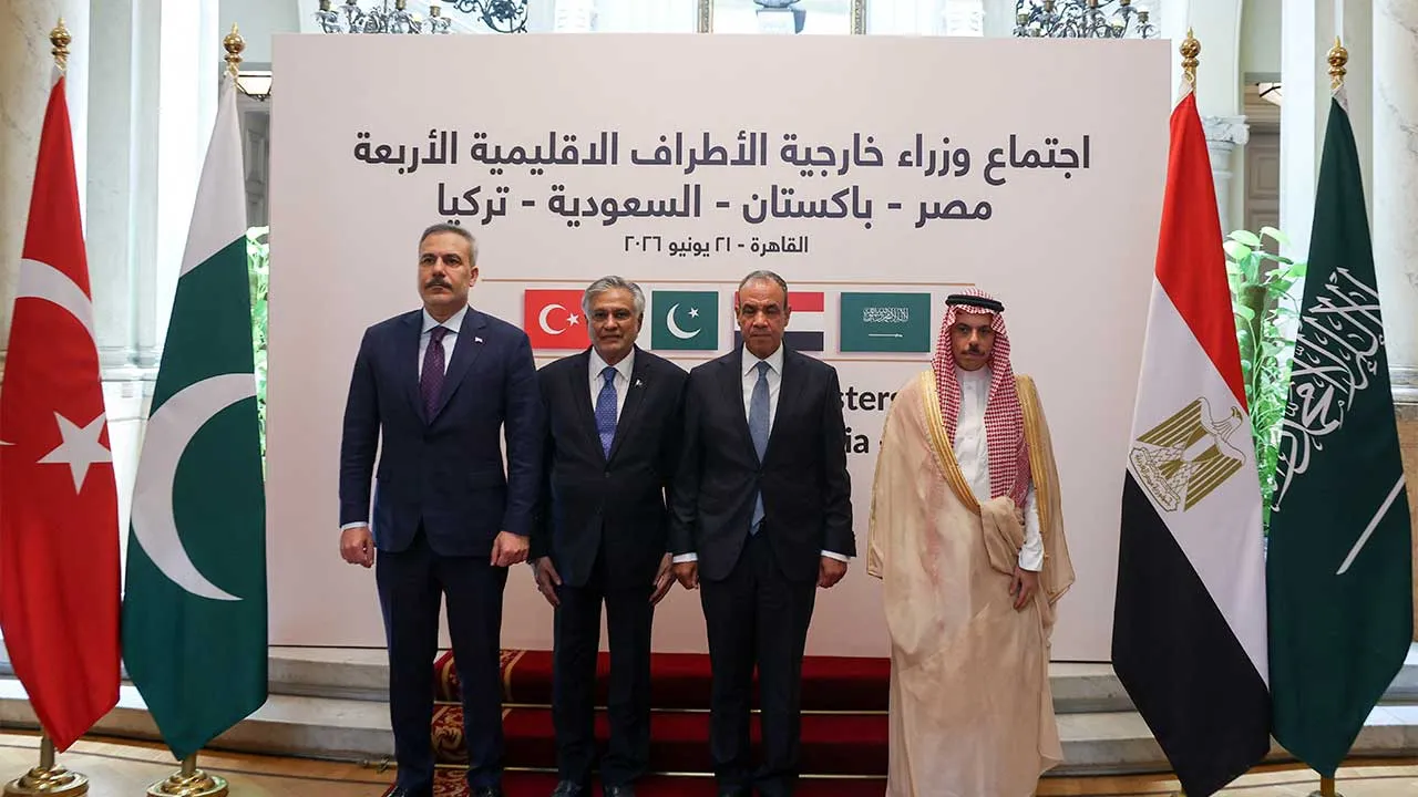 Egyptian Foreign Minister Badr Abdelatty, Turkish Foreign Minister Hakan Fidan, Saudi Foreign Minister Faisal bin Farhan al Saud, and Pakistan's Deputy Prime Minister and Minister for Foreign Affairs Mohammad Ishaq Dar, pose for a photo as they meet to discuss stability in the region following an interim deal between the U.S. and Iran, at Tahrir Palace in Cairo, Egypt June 21, 2026. REUTERS/Amr Abdallah Dalsh