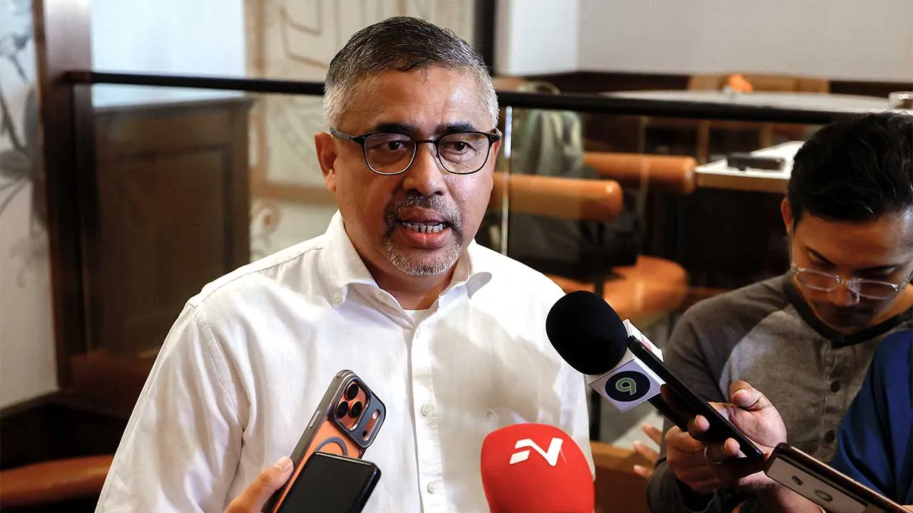 KUALA LUMPUR, 7 Jun -- Setiausaha Agung Persatuan Bolasepak Malaysia (FAM) Datuk Noor Azman Rahman ketika menjawab pertanyaan media hari ini.  -- fotoBERNAMA (2026) HAK CIPTA TERPELIHARA