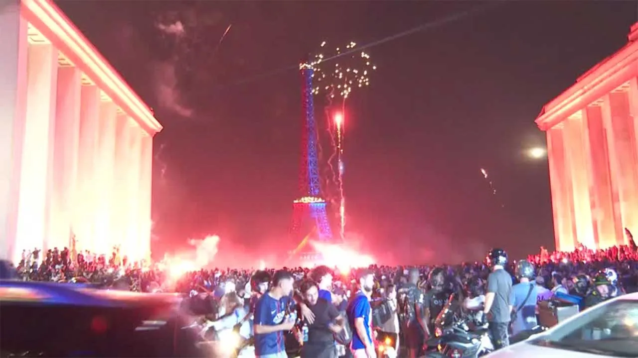 [TB]_PSG fans clash with police_REUTERS