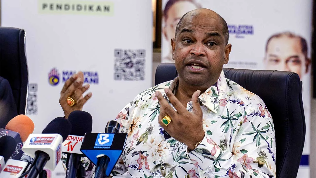 KUALA LUMPUR, 29 Mei -- Menteri Sumber Manusia Datuk Seri R Ramanan bercakap pada sidang media pengumuman Program MITRA Fasa 1 di Wisma HRD Corp hari ini.  --fotoBERNAMA (2026) HAK CIPTA TERPELIHARA