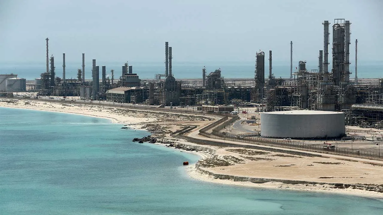 FILE PHOTO: General view of Saudi Aramco's Ras Tanura oil refinery and oil terminal in Saudi Arabia May 21, 2018. REUTERS/Ahmed Jadallah/File Photo