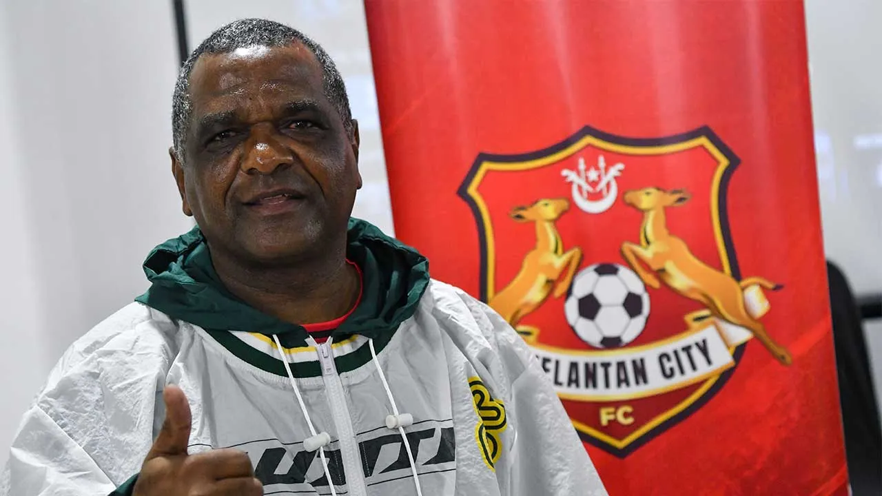KOTA BHARU, 19 Jun -- Jurulatih Kelantan City FC yang baharu Wanderley Machado Da Silva Junior pada Majlis Pengenalan Logo Baharu dan Barisan Kejurulatihan Kelantan City FC bagi Menghadapi Saingan Liga A1 Semi Pro Musim 2026-2027 hari ini.   --fotoBERNAMA (2026) HAK CIPTA TERPELIHARA