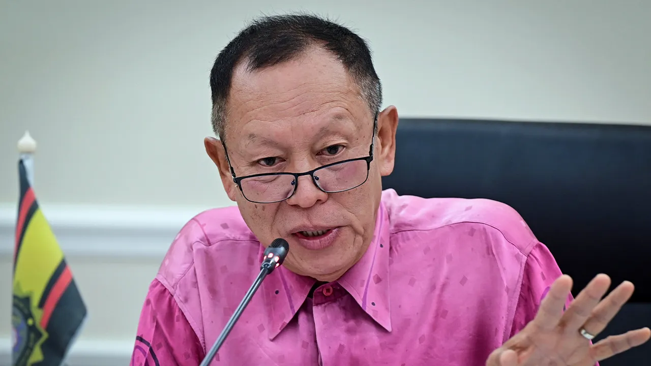 KUALA TERENGGANU, 7 Jun -- Ketua Pesuruhjaya Suruhanjaya Pencegahan Rasuah Malaysia (SPRM), Datuk Seri Abd Halim Aman ditemubual oleh Bernama sempena lawatan kerja ke Ibu Pejabat SPRM Negeri Terengganu hari ini.  --fotoBERNAMA (2026) HAK CIPTA TERPELIHARA