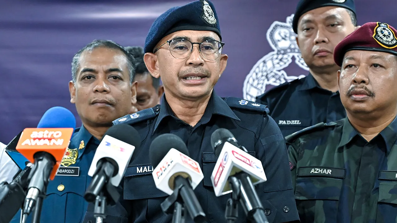 TAPAH, 3 Jun -- Operasi mencari dan menyelamat (SAR) pendaki wanita Jaslinda Saludin, 49, yang dilaporkan hilang ketika menyertai pendakian di Gunung Batu Putih di sini akan diteruskan dalam skala kecil bermula esok dengan diketuai Jabatan Bomba dan Penyelamat Malaysia (JBPM)._BERNAMA