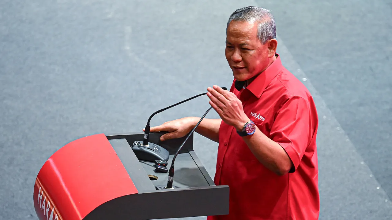 SEREMBAN, 12 Jun -- Menteri Besar Negeri Sembilan merangkap Pengerusi Pakatan Harapan Negeri Sembilan Datuk Seri Aminuddin Harun berucap pada Pelancaran Jentera Pilihan Raya Pakatan Harapan Negeri Sembilan di Karisma Arena Seremban, hari ini.  --fotoBERNAMA (2026) HAK CIPTA TERPELIHARA