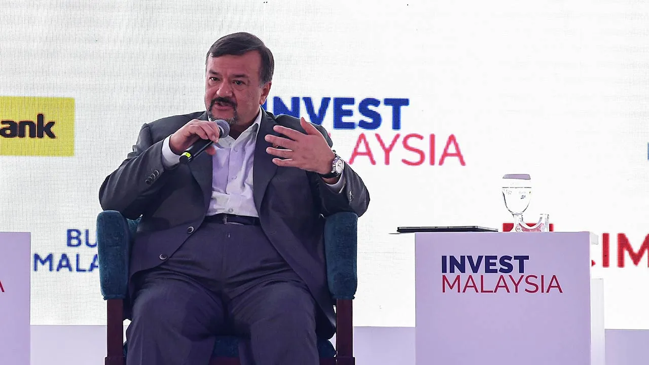 KUALA LUMPUR, June 9 -- Finance Minister II Senator Datuk Seri Amir Hamzah Azizan on a Balancing Fiscal Focus with External Risks during the Invest Malaysia Kuala Lumpur Conference 2026 here today.