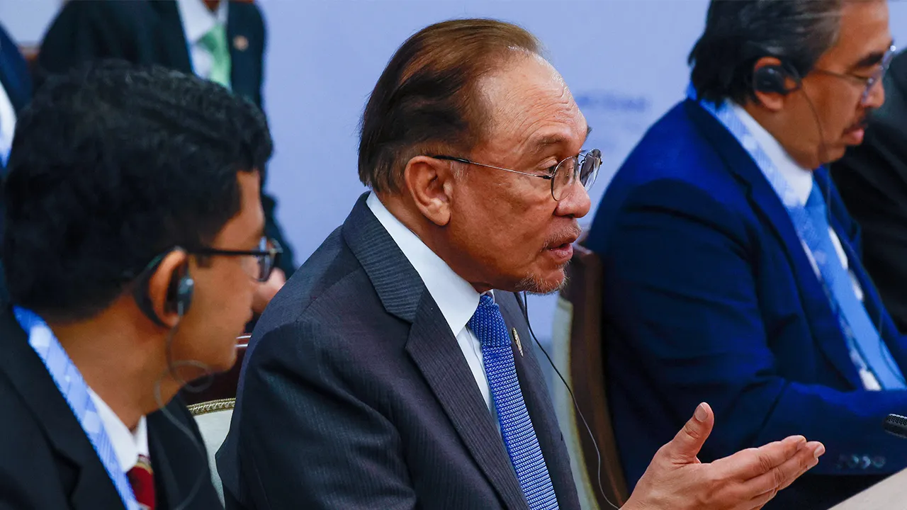 KAZAN, June 18 -- Prime Minister Datuk Seri Anwar Ibrahim (second, left) during a bilateral meeting with Russian President Vladimir Putin at the Bilateral Room, Tatar State Academic Theatre, today.  Also present are Investment, Trade and Industry Minister Datuk Seri Johari Abdul Ghani (right) and Economy Minister Akmal Nasrullah Mohd Nasir (left).  -- fotoBERNAMA (2026) COPYRIGHT RESERVED