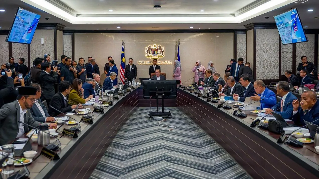 TB_ANWAR IBRAHIM MESYUARAT MENTERI BESAR_PMO