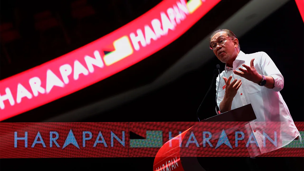 SEREMBAN, 12 Jun -- Perdana Menteri yang juga Pengerusi Pakatan Harapan (PH) Datuk Seri Anwar Ibrahim ketika berucap pada pelancaran Jentera Pilihan Raya Pakatan Harapan Negeri Sembilan bagi Pilihan Raya Negeri (PRN) Negeri Sembilan ke- 16 di Karisma Arena malam ini.  --fotoBERNAMA (2026) HAK CIPTA TERPELIHARA