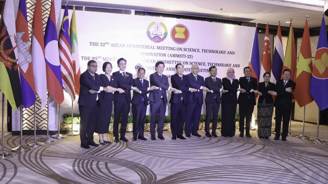 KUALA LUMPUR, June 26 (Bernama) --  Malaysia emphasised the importance of ASEAN moving towards a more integrated and mission-oriented science, technology and innovation (STI) ecosystem to address regional challenges such as the energy transition, food security, public health and climate resilience._FB ASEAN