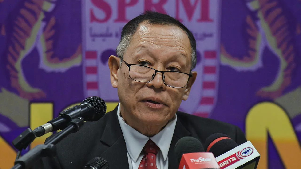 PUTRAJAYA, 18 Jun -- Ketua Pesuruhjaya Suruhanjaya Pencegahan Rasuah Malaysia (SPRM) Datuk Seri Abd Halim Aman bercakap pada Sidang Media Khas SPRM di Ibu Pejabat SPRM hari ini.  --fotoBERNAMA (2026) HAK CIPTA TERPELIHARA