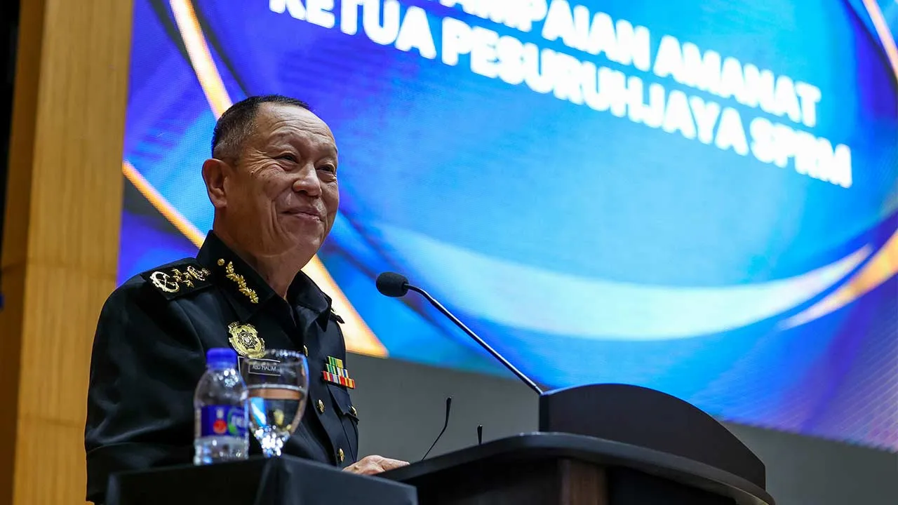 PUTRAJAYA, 8 Jun -- Ketua Pesuruhjaya Suruhanjaya Pencegahan Rasuah Malaysia (SPRM), Datuk Seri Abd Halim Aman menyampaikan amanatnya pada Majlis Perhimpunan Bulanan SPRM di Ibu Pejabat SPRM hari ini.  -- fotoBERNAMA (2026) HAK CIPTA TERPELIHARA