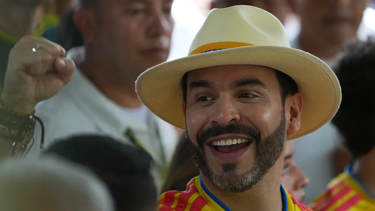 Presidential candidate Abelardo de la Espriella of the opposition Defenders of the Motherland movement arrives to vote during the runoff election in Barranquilla, Colombia, Sunday, June 21, 2026. ( (AP Photo/Rodrigo Abd)