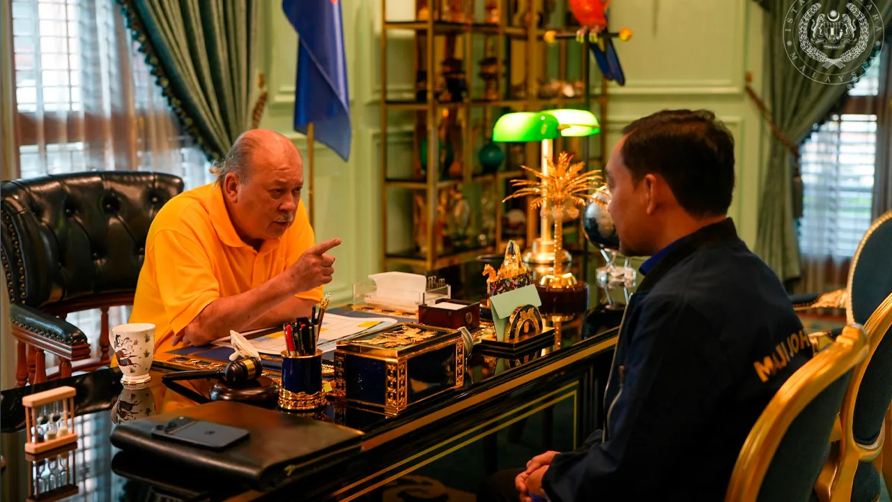 YANG DI-PERTUAN AGONG TERIMA MENGADAP MENTERI BESAR JOHOR_FB Sultan Ibrahim Sultan Iskandar