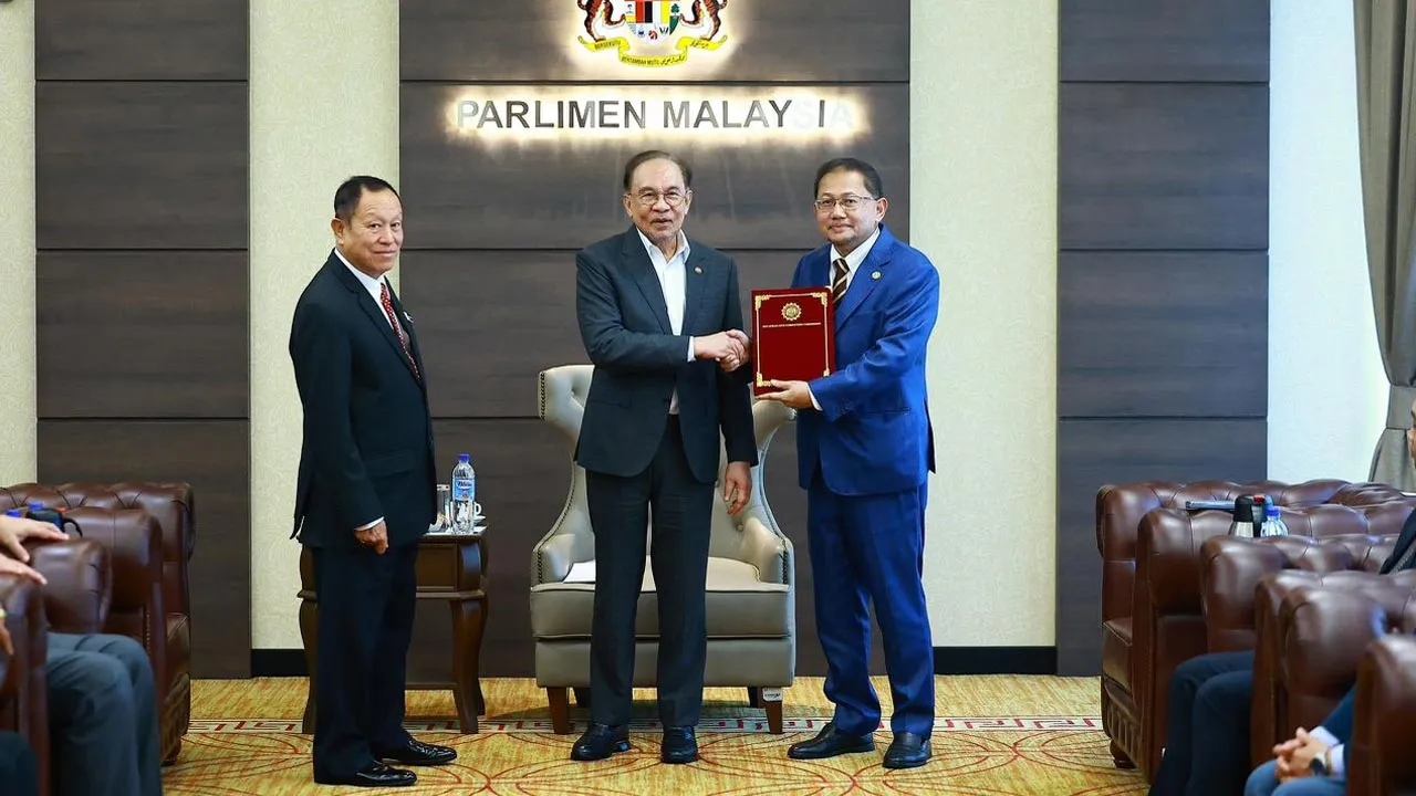Ahli Parlimen Kuala Pilah, Datuk Adnan Abu Hassan  - kredit JKMR