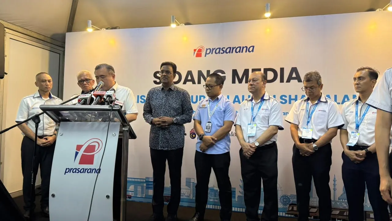 Antony loke LRT credit Awani