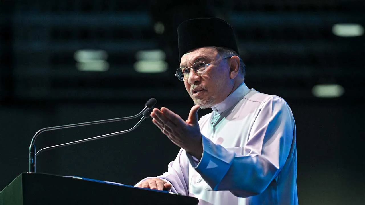KUALA LUMPUR, 12 Jun -- Perdana Menteri, Datuk Seri Anwar Ibrahim berucap pada Sidang Kemuncak Pemimpin Agama Antarabangsa Ketiga 2026 di Pusat Konvensyen Kuala Lumpur hari ini.  --fotoBERNAMA (2026) HAK CIPTA TERPELIHARA