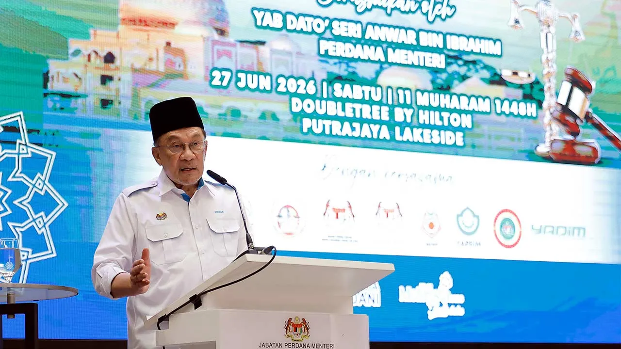 PUTRAJAYA, 27 Jun -- Perdana Menteri Datuk Seri Anwar Ibrahim menyampaikan ucapan pada Perasmian Konvensyen Kebangsaan Profesion Peguam Syarie 2026 hari ini.  -- fotoBERNAMA (2026) HAK CIPTA TERPELIHARA