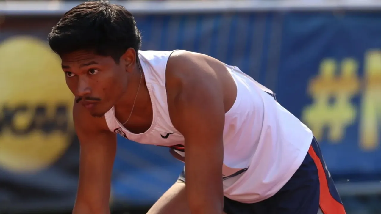 Pelari pecut negara, Azeem Fahmi, terus mencipta sensasi di Amerika Syarikat apabila membantu pasukan Universiti Auburn memecahkan rekod kolej NCAA dalam acara 4x100 meter lelaki pada Kejohanan Olahraga NCAA, hari ini._Stadium Astro