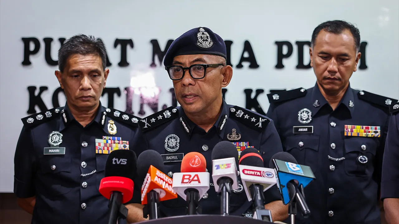ALOR SETAR, 16 Jun -- Timbalan Ketua Polis Kedah DCP Baderulhisham Baharudin pada sidang media di Ibu Pejabat Polis Kontinjen Negeri malam ini berhubung insiden letupan yang menyebabkan dua anggota tentera maut._BERNAMA