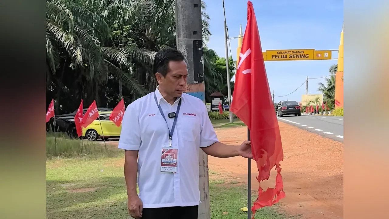 Tanjung Surat, 28 Jun 2026 — Saya mengambil maklum satu kejadian khianat melibatkan sehelai bendera Pakatan Harapan yang dipasang di hadapan jalan masuk Gugusan FELDA Adela telah dibakar oleh pihak tidak bertanggungjawab.