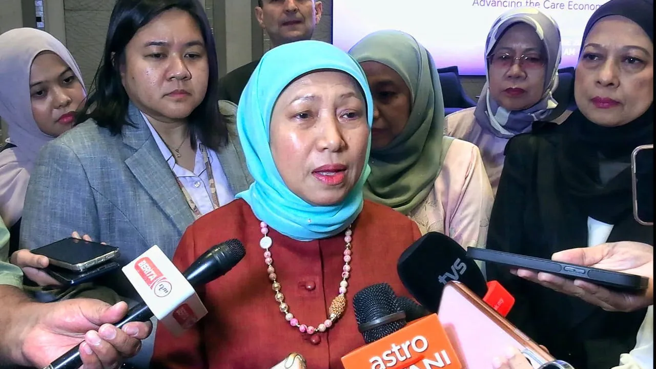 Nancy Syukri. AWANI