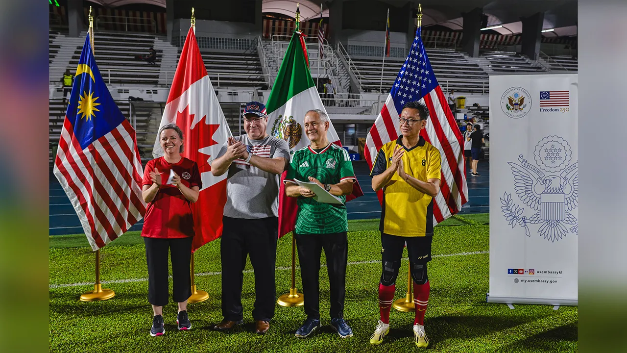 KUALA LUMPUR, June 24 -- Chargé d’Affaires at the United States Embassy in Malaysia David H. Gamble Jr (second, left) at the FIFA World Cup 2026 Friendly Football Match between the Canada-Mexico-United States (CAN-MEX-USA) team and the Members of Parliament Football Club (MPFC) at Stadium Merdeka today.  Also present were Canadian Ambassador Jodi Robinson (left), Mexican Ambassador Luis Javier Campuzano Piña (second, right) and Subang Member of Parliament Wong Chen (right).  --fotoBERNAMA (2026) COPYRIGHT R