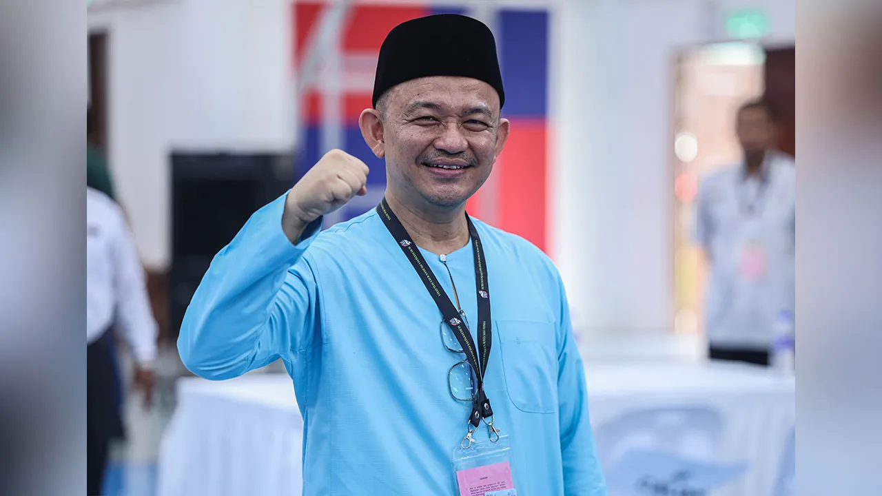 JOHOR BAHRU, 27 Jun -- Calon Pakatan Harapan Dr Maszlee Malik bagi kerusi Dewan Undangan Negeri (DUN) N41 Puteri Wangsa sempena Pilihan Raya Negeri Johor ke-16 di Dewan Besar Sekolah Menengah Kebangsaan Bandar Dato' Onn hari ini.  -- fotoBERNAMA (2026) HAK CIPTA TERPELIHARA
