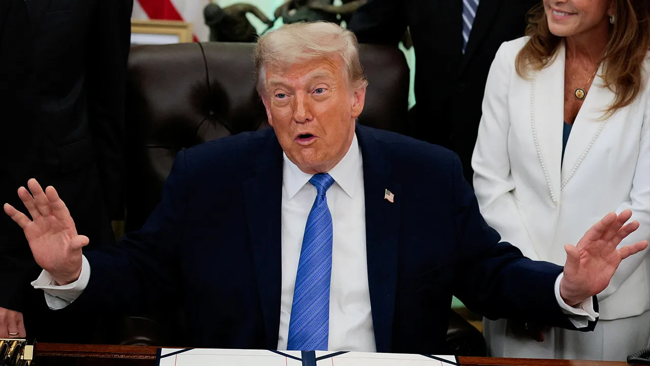 U.S. President Donald Trump speaks in the Oval Office as he signs the Secure America Act, at the White House in Washington, D.C., U.S., June 10, 2026. REUTERS/Evan Vucci