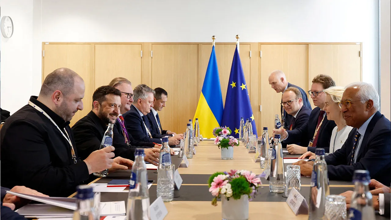 European Commission President Ursula von der Leyen, European Council President Antonio Costa and Ukraine's President Volodymyr Zelenskiy during a meeting on the sidelines of the EU summit in Brussels, Belgium June 18, 2026. Geert Vanden Wijngaert/Pool via REUTERS