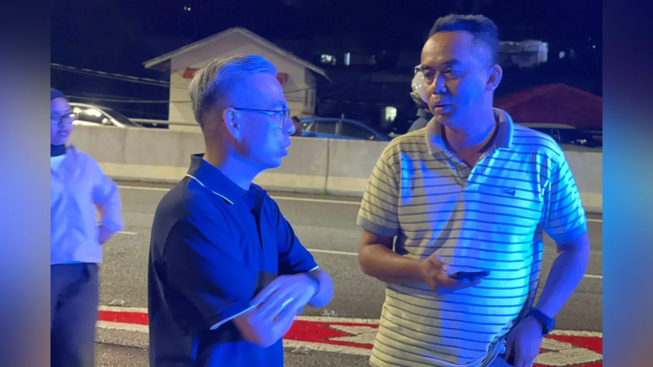  FAHMI POLIS
