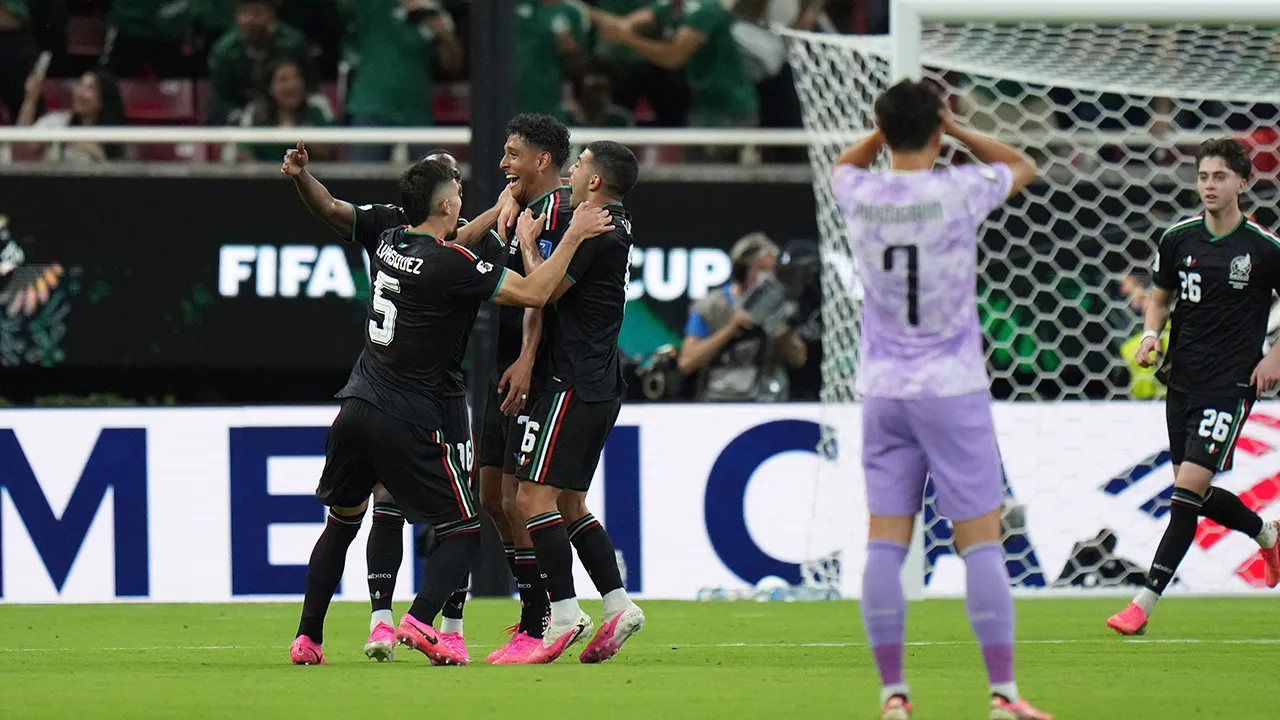 Mexico's Luis Romo, center, celebrates with his teammates after scoring the opening goal for his side during the World Cup Group A soccer match between Mexico and South Korea in Zapopan, near Guadalajara, Mexico, Thursday, June 18, 2026. (AP Photo/Eduardo Verdugo)