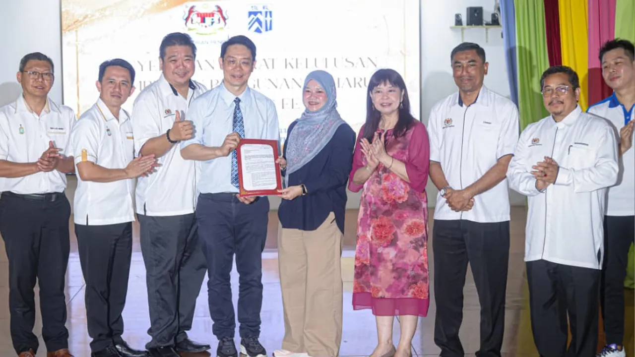 fadhlina Sidek
