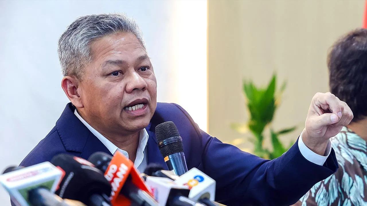 PUTRAJAYA, 20 Mei -- Datuk Bandar Kuala Lumpur Datuk Seri Fadlun Mak Ujud bercakap pada sidang media Opsyen Pemanjangan Tempoh Sah Laku Lesen Perniagaan Berstatus Lesen Tetap di Menara Seri Wilayah hari ini.  --fotoBERNAMA (2026) HAK CIPTA TERPELIHARA