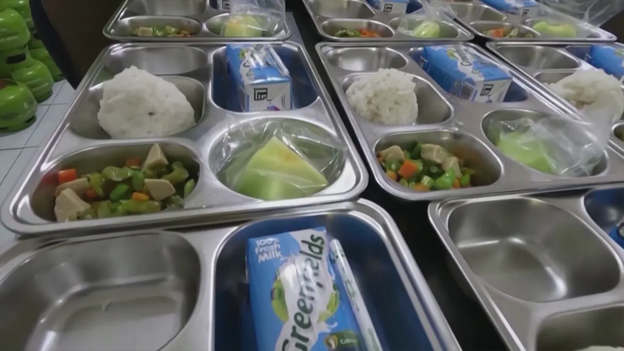 Indonesia free meals. Screenshot Video Reuters