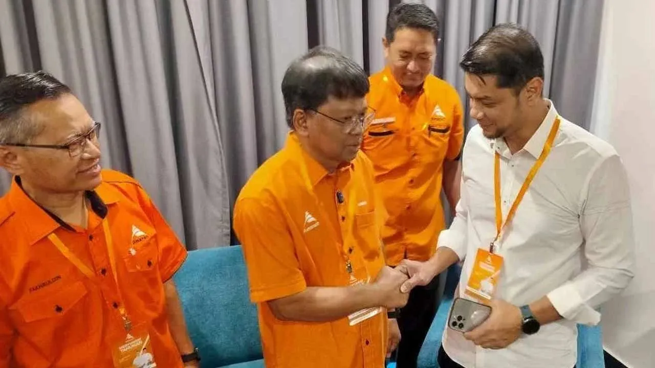 https://www.sinarharian.com.my/article/784628/berita/politik/hasnul-zulkarnain-kembali-sertai-amanah