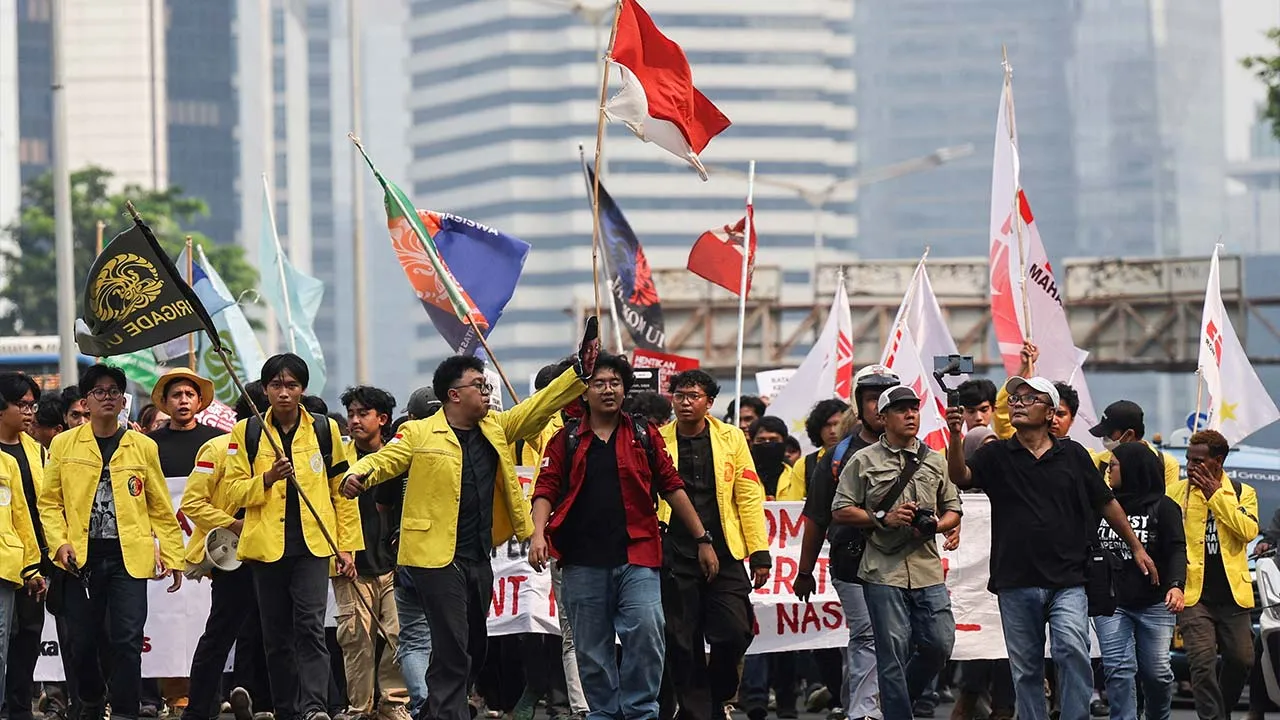 University students take part in a protest against government policies, including state budget spending, fuel price hike, free meals programme, and expanded military roles in civilian affairs, in Jakarta, Indonesia, June 12, 2026. REUTERS/Ajeng Dinar Ulfiana