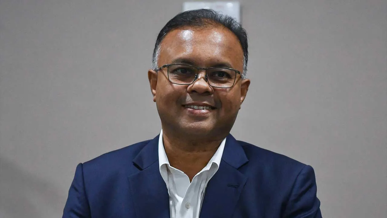 KOTA BHARU, 29 Okt -- Ketua Setiausaha Kementerian Pertanian dan Keterjaminan Makanan, Datuk Seri Isham Ishak ditemui pemberita pada Majlis Anugerah Perkhidmatan Cemerlang (APC) 2024 Lembaga Kemajuan Pertanian Kemubu (KADA) di Tunjung hari ini.  --fotoBERNAMA (2025) HAK CIPTA TERPELIHARA